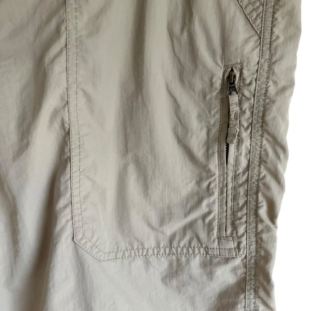 Chaps Flat Front Nylon Safari Shorts Zip Cargo Pockets Built-in Belt Tan Sz 42